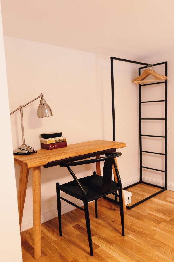 Modern Mezzanine Apt At Jecna St Praha Bagian luar foto